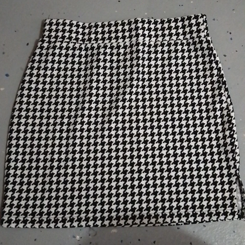 Mini skirt - Picture 1 of 3